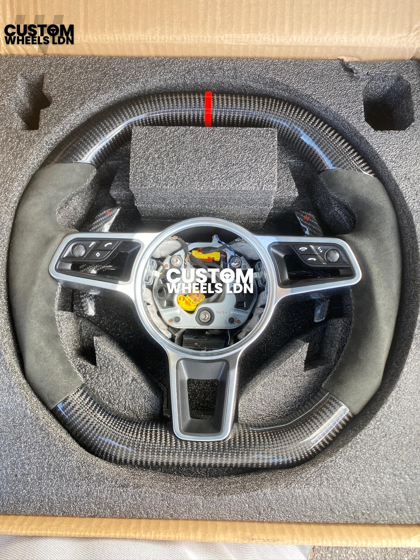 Porsche Custom Flat Top & Bottom Steering Wheel – Gloss Carbon Fibre, Alcantara Grips, Grey Stitching, Carbon Paddles, OEM Buttons | Fits 997.1, 991.1, 987, Panamera, Cayenne + more | Plug & Play | With Airbag | Upgrade for Older Models Available