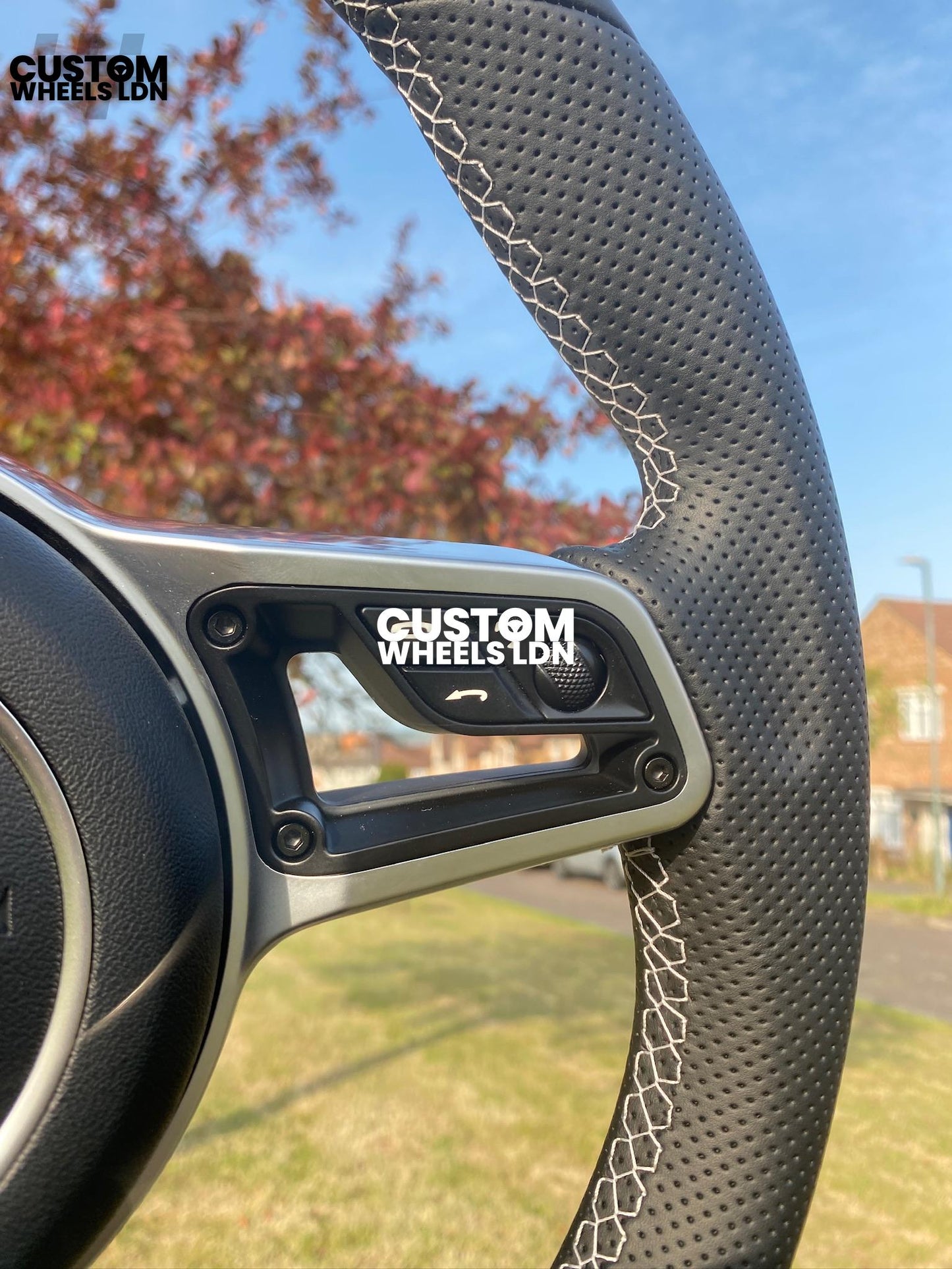 Porsche Custom Steering Wheel – Smooth & Perforated Leather, OEM Paddles, OEM Buttons | Fits 991, 997, 981, 718, Panamera, Cayenne + more | Plug & Play | With Airbag | Upgrade for Older Models Available