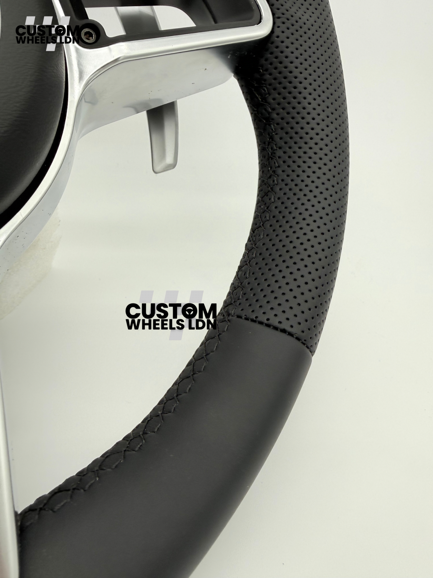 Porsche Custom OEM Steering Wheel – Smooth & Perforated Leather, Silver Trims, OEM Paddles | Fits 991, 997, 987, Cayman, Boxster, Macan, Cayenne + more | Plug & Play | With Airbag | Upgrade for Older Models Available